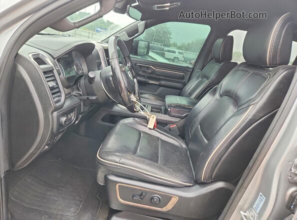 1C6SRFHT4KN621674 2019 RAM 1500 Silver Front interior view