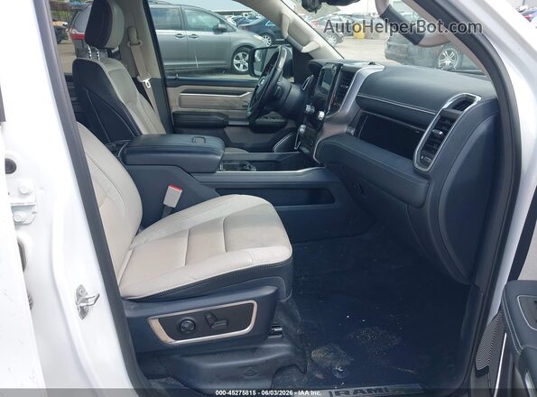 1C6SRFHTXNN146939 2022 RAM 1500 Белый Вид салона спереди