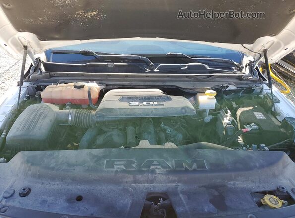 1C6SRFJM4MN830936 2021 RAM 1500 White Vista interior trasera