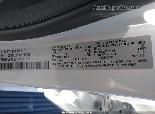 1C6SRFJP2SN743219 2025 RAM 1500 White Շարժիչի բաժամունքի տեսք