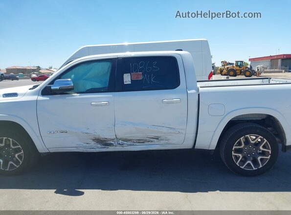 1C6SRFJP5TN249079 2026 RAM 1500 White Vista interior trasera