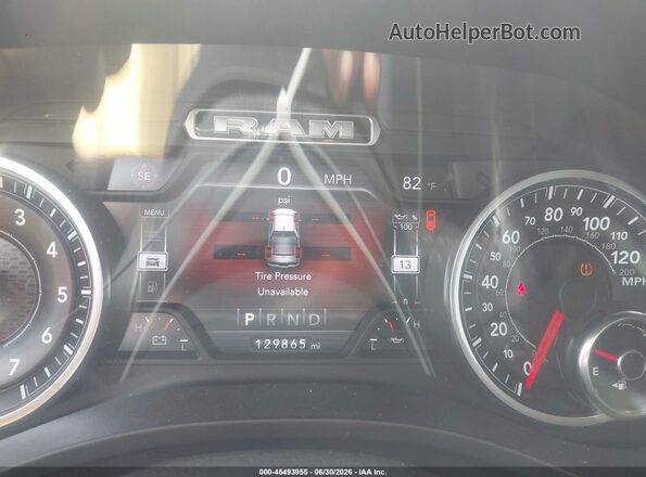 1C6SRFJT2KN689434 2019 RAM 1500 White Vista de los asientos traseros