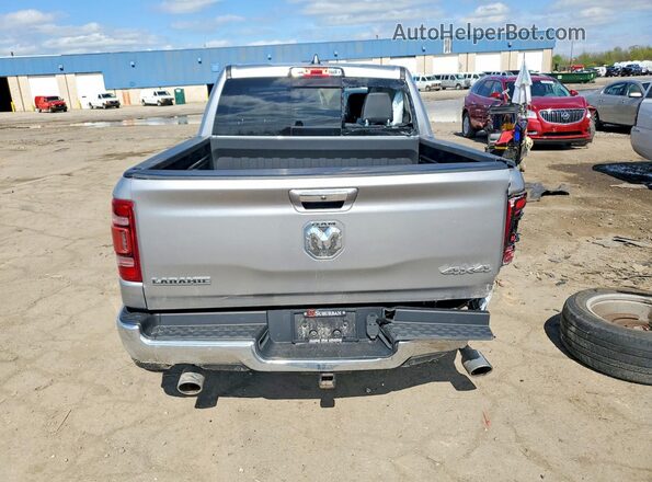 1C6SRFJT2MN735718 2021 RAM 1500 Silver Widok z tyłu