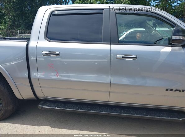 1C6SRFJT3MN777976 2021 RAM 1500 Silver Vista interior trasera