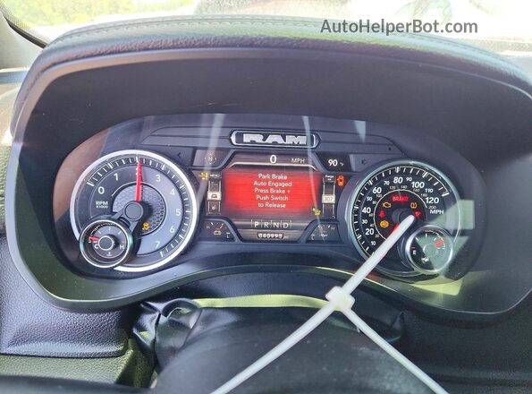 1C6SRFJT4RN124595 2024 RAM 1500 Black Widok zestawu wskaźników