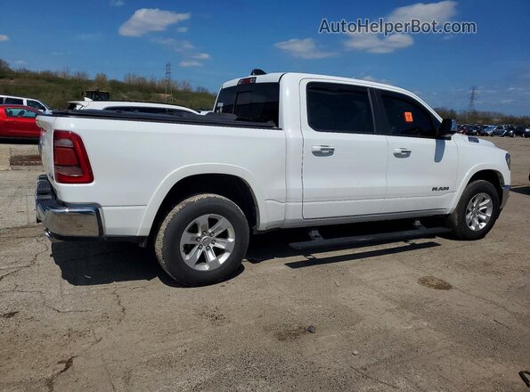 1C6SRFJTXNN138883 2022 RAM 1500 White Rear right