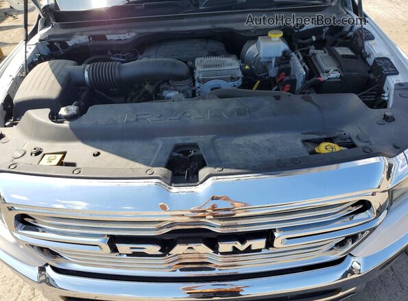1C6SRFJTXNN138883 2022 RAM 1500 White Rear interior view