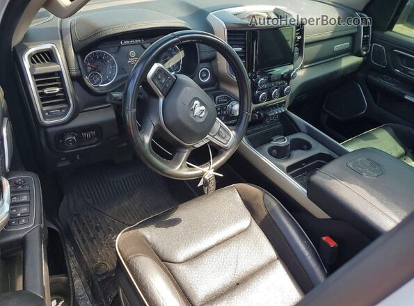 1C6SRFJTXNN138883 2022 RAM 1500 White Dashboard view
