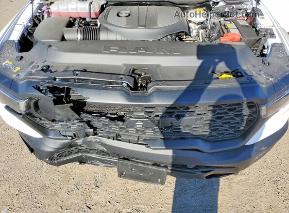 1C6SRFLP0TN309962 2026 RAM 1500 White Vista interior trasera