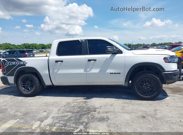 1C6SRFLP3TN264970 2026 RAM 1500 White Vista interior de 360 grados