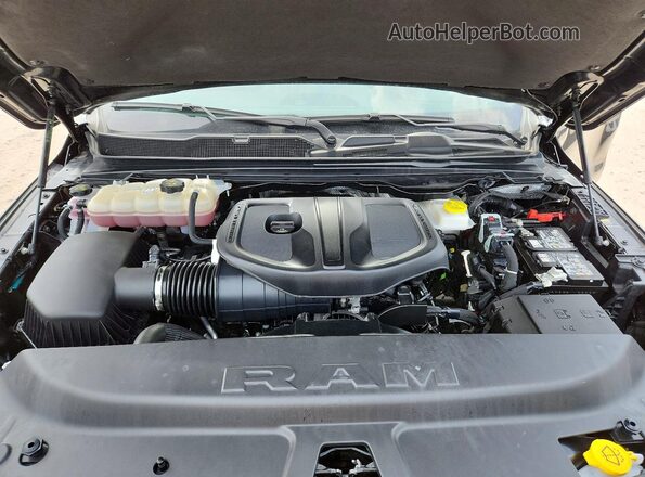1C6SRFLP9SN618991 2025 RAM 1500 Black Vista interior trasera