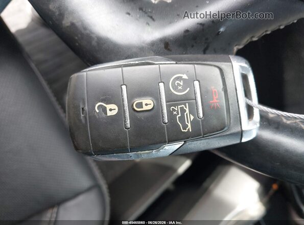 1C6SRFLT4LN118946 2020 RAM 1500 Gray Dashboard view