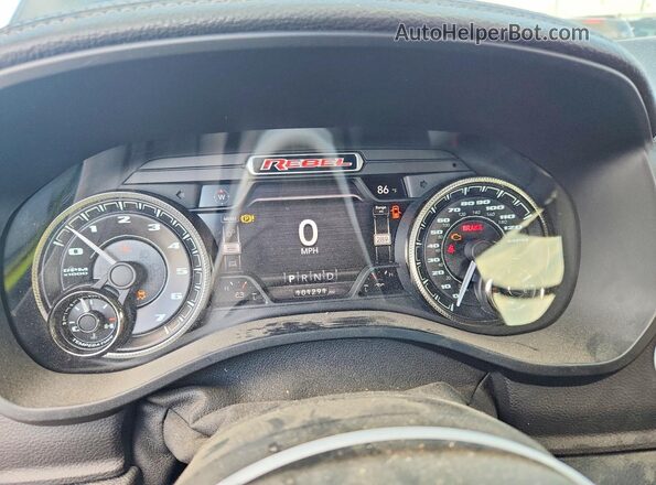1C6SRFLT5LN147033 2020 RAM 1500 Black Սարքավորումների վահանակի տեսք