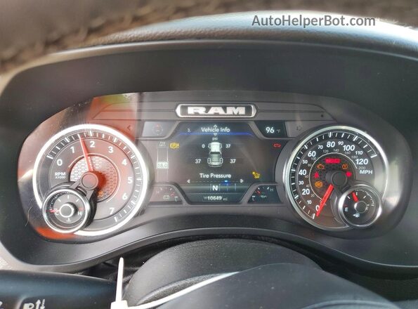 1C6SRFMP7SN645282 2025 RAM 1500 White Vista del cuadro de instrumentos