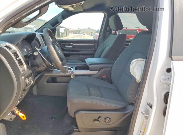 1C6SRFMP7SN645282 2025 RAM 1500 White Vista interior delantera