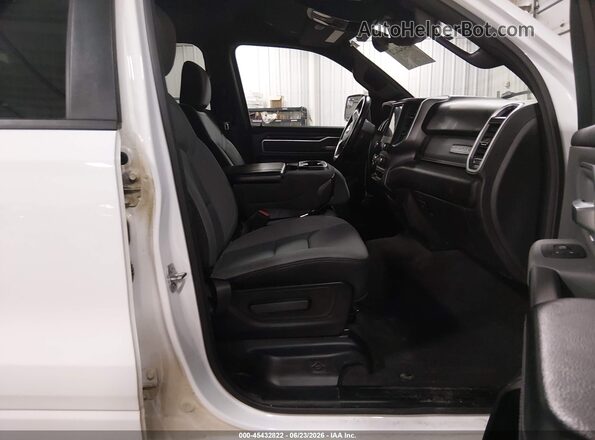 1C6SRFMT8NN324806 2022 RAM 1500 White Vista interior delantera