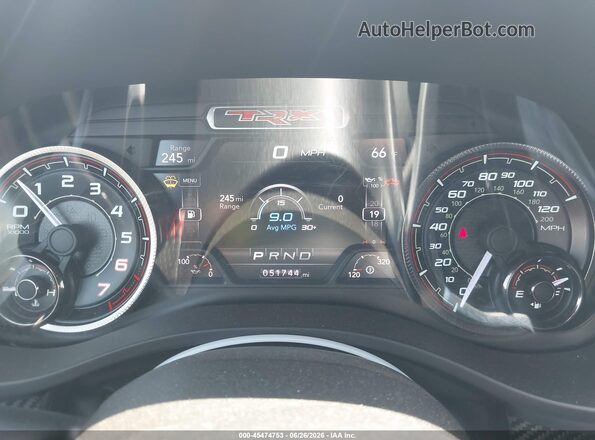 1C6SRFU90MN903131 2021 RAM 1500 Красный Вид задних сидений