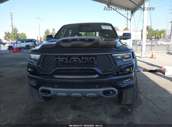 1C6SRFU90RN158520 2024 RAM 1500 Black Widok wnętrza z tyłu