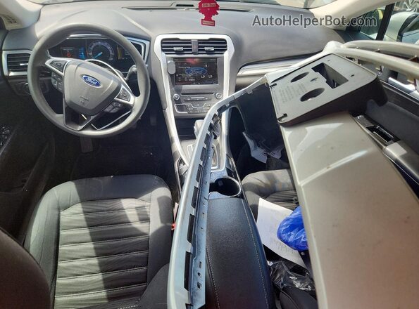 1FA6P0H7XG5128675 2016 FORD FUSION Silver 