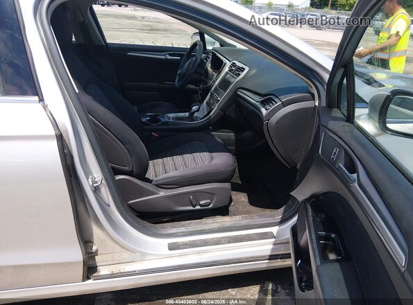 1FA6P0HD7G5132852 2016 FORD FUSION Silver Вид салону спереду