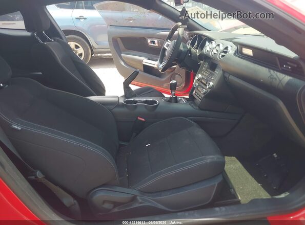 1FA6P8AM3H5332766 2017 FORD MUSTANG Red Вид салону спереду