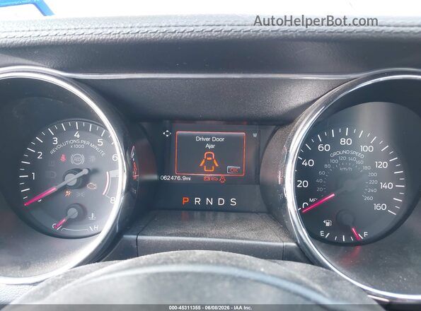 1FA6P8AM6H5244679 2017 FORD MUSTANG Red Vista de los asientos traseros