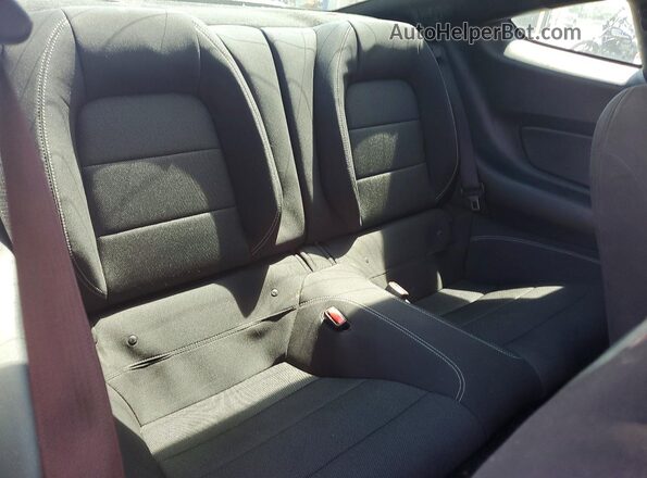 1FA6P8AM8G5251034 2016 FORD MUSTANG Gray Widok tylnych siedzeń