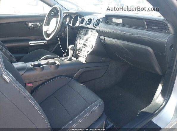 1FA6P8AM8H5343214 2017 FORD MUSTANG Silver Front interior view