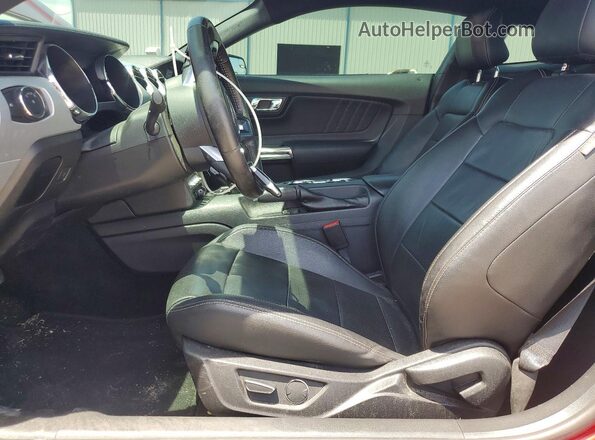 1FA6P8CF0H5280768 2017 FORD MUSTANG Red Front interior view