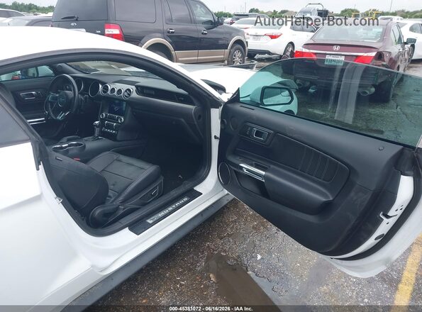 1FA6P8CF0K5152117 2019 FORD MUSTANG White Front interior view