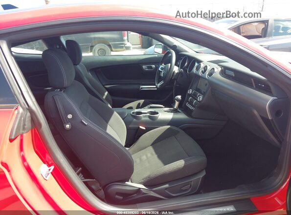 1FA6P8CF1N5144046 2022 FORD MUSTANG Красный Вид салона спереди