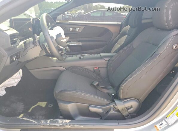 1FA6P8CF1S5416347 2025 FORD MUSTANG Silver Widok wnętrza z przodu