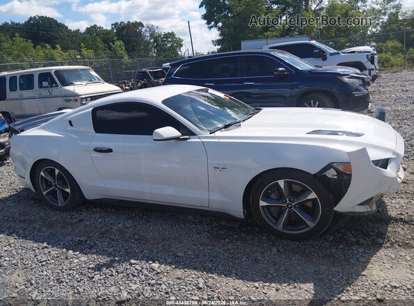 1FA6P8CF2G5266384 2016 FORD MUSTANG Белый Вид задней части салона
