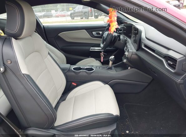 1FA6P8CF2S5410962 2025 FORD MUSTANG Красный Вид салона спереди