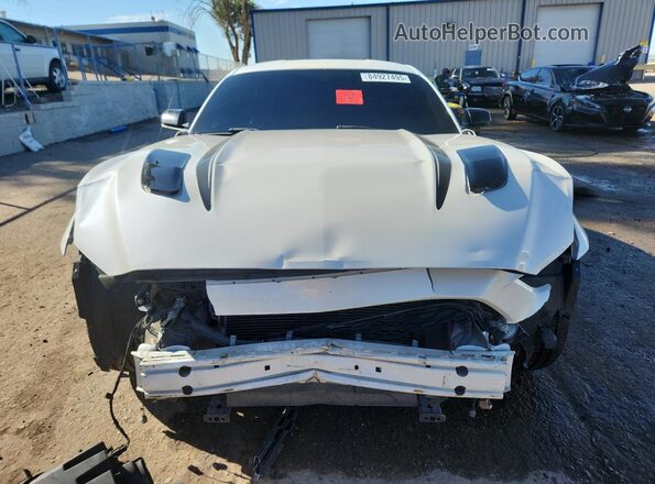 1FA6P8CF4H5330071 2017 FORD MUSTANG White Widok z przodu