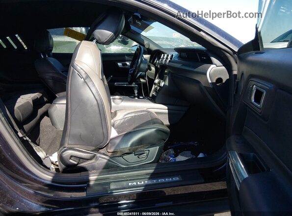 1FA6P8CF4M5144492 2021 FORD MUSTANG Черный Вид салона спереди