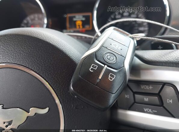 1FA6P8CF6G5206687 2016 FORD MUSTANG Черный Вид панели приборов