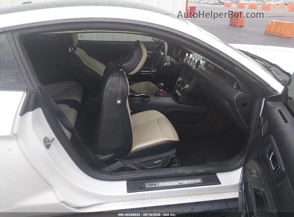 1FA6P8CF6G5268168 2016 FORD MUSTANG White Widok wnętrza z przodu