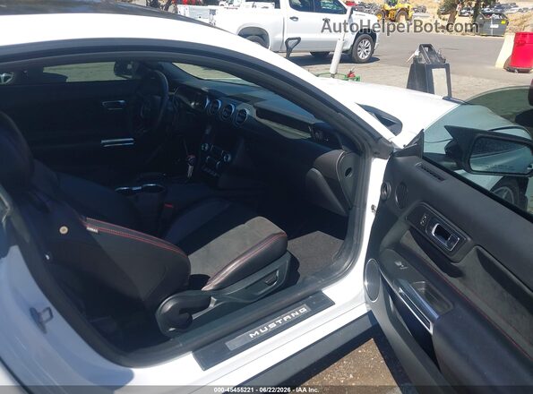 1FA6P8CF6P5302271 2023 FORD MUSTANG White Widok wnętrza z przodu