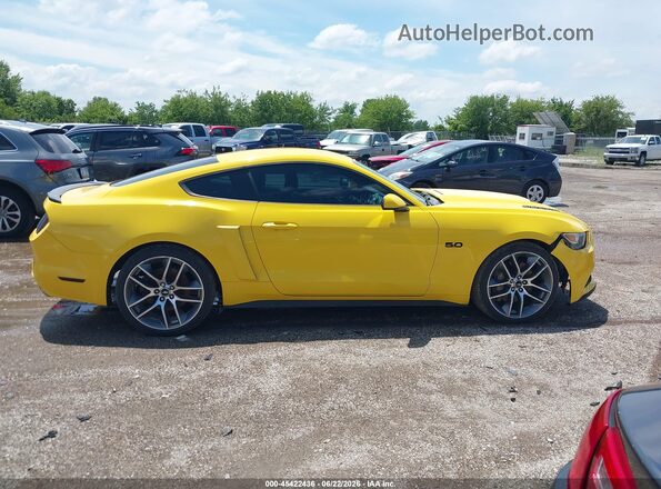 1FA6P8CF7G5206407 2016 FORD MUSTANG Желтый Вид задней части салона