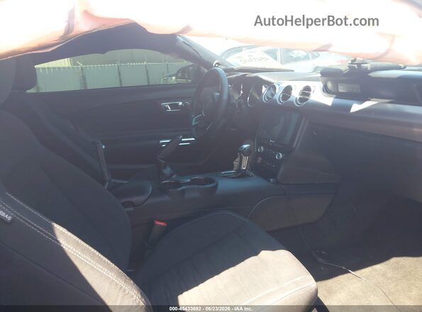 1FA6P8CF7G5328393 2016 FORD MUSTANG Gray Widok wnętrza z przodu