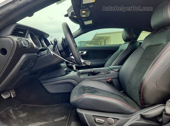 1FA6P8CF7K5147626 2019 FORD MUSTANG Белый Вид салона спереди