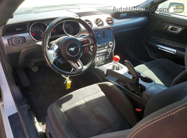 1FA6P8CF7M5127301 2021 FORD MUSTANG White Vista del salpicadero