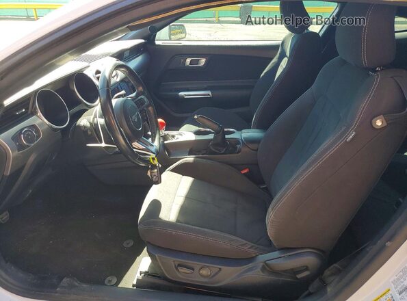 1FA6P8CF7M5127301 2021 FORD MUSTANG White Vista interior delantera