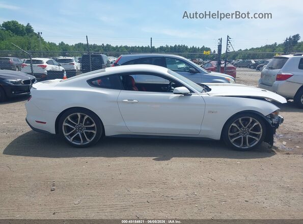 1FA6P8CF7N5141992 2022 FORD MUSTANG White Widok wnętrza z tyłu