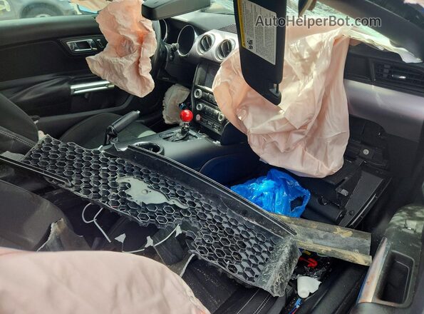 1FA6P8CF8G5260279 2016 FORD MUSTANG White Dashboard view
