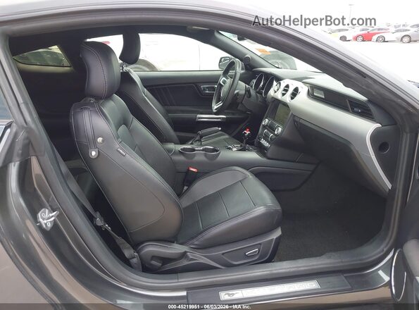 1FA6P8CF8H5271803 2017 FORD MUSTANG Gray წინა სალონის ხედი