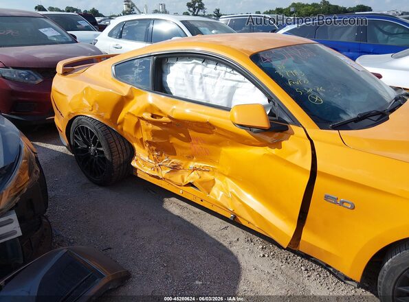 1FA6P8CFXJ5113677 2018 FORD MUSTANG Оранжевый Вид спереди