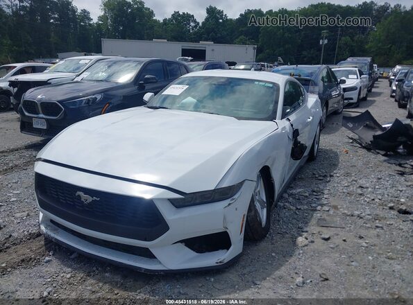 1FA6P8TH1T5108985 2026 FORD MUSTANG White წინა მარცხენა ხედი სამი მეოთხედიდან