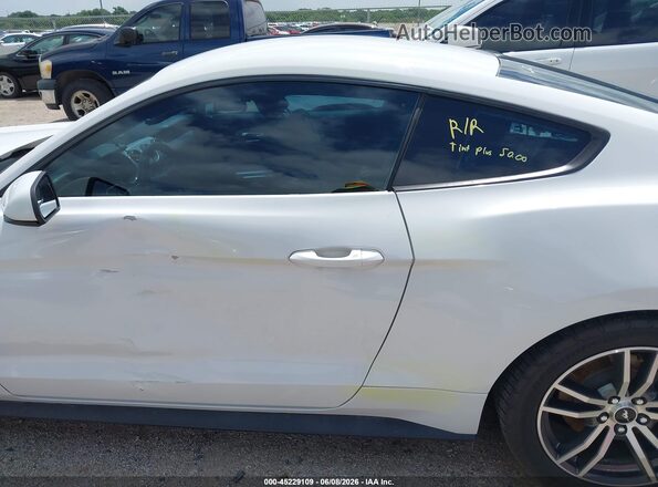 1FA6P8TH2G5266788 2016 FORD MUSTANG White Vista interior trasera